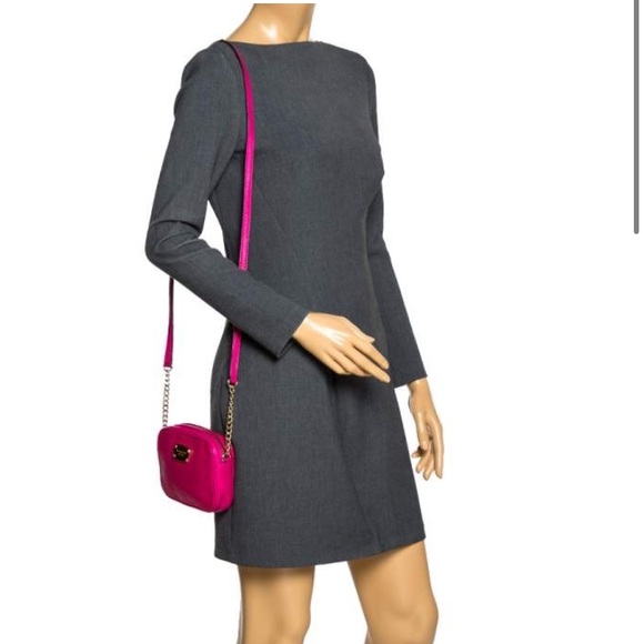 Michael Kors Small Hamilton Crossbody Pink with Gold Hardware Pristine Condition - Picture 2 of 7